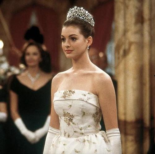 公主日记1在线观看,从平民到公主的华丽蜕变